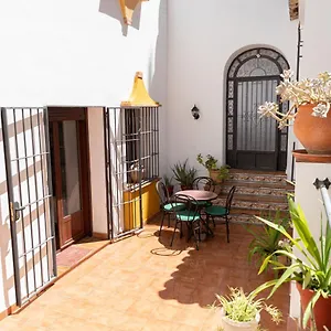 casa-con-patio-andaluz-cerca-del-tajo-de-ronda.es-andalucia.com/